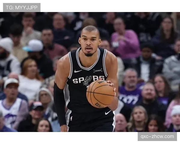 文班亚马单场7盖帽统治内线 马刺状元护框面积覆盖全场